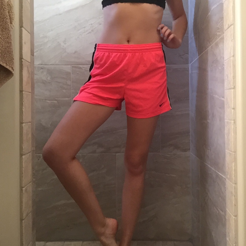 Pink Nike Shorts🖤